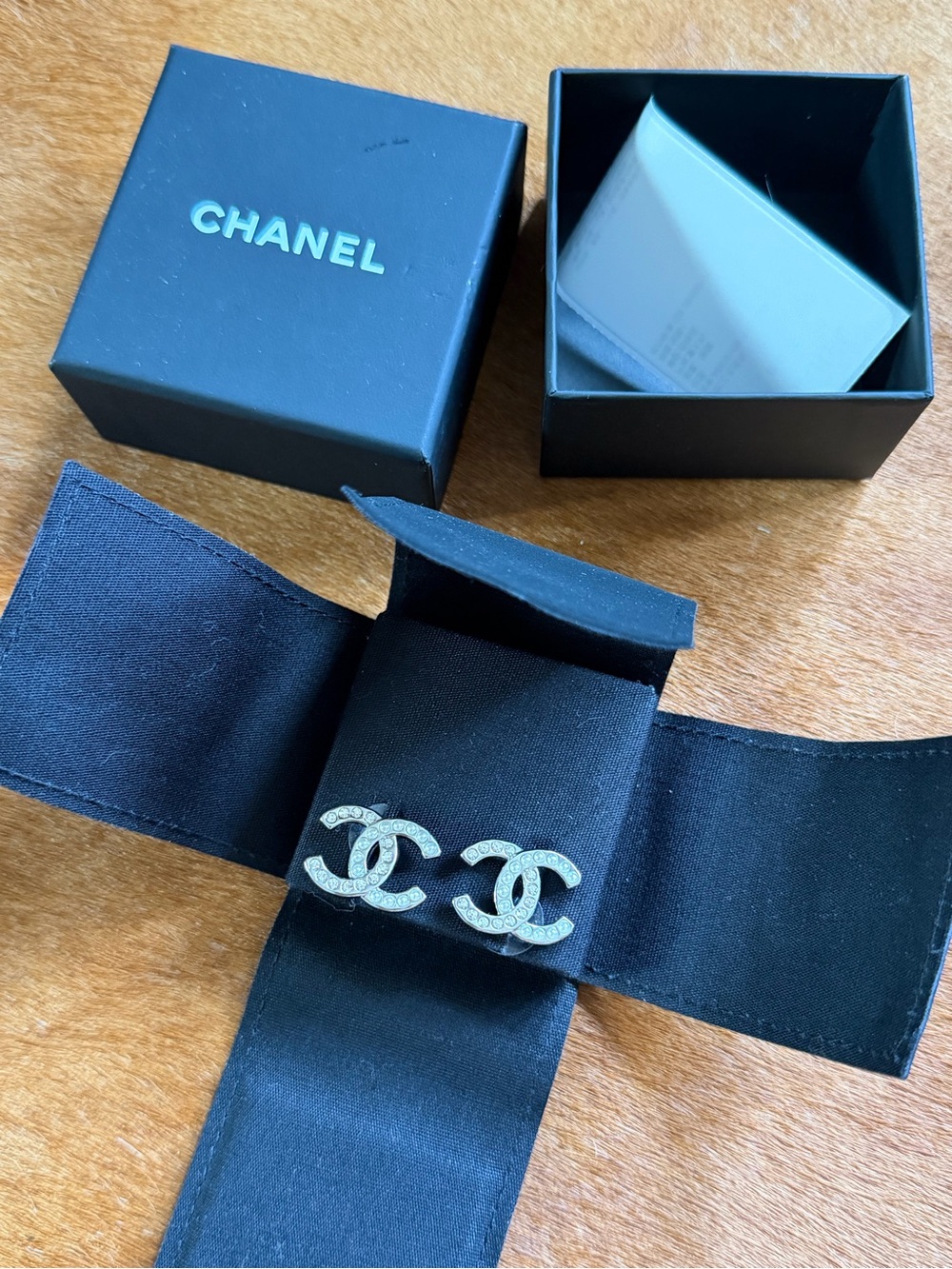 CHANEL Crystal CC Logo Earrings - Great collection - Picture 8 of 9